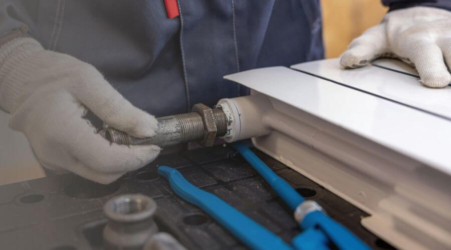 Expert burst pipe repair services in Nebo, IL